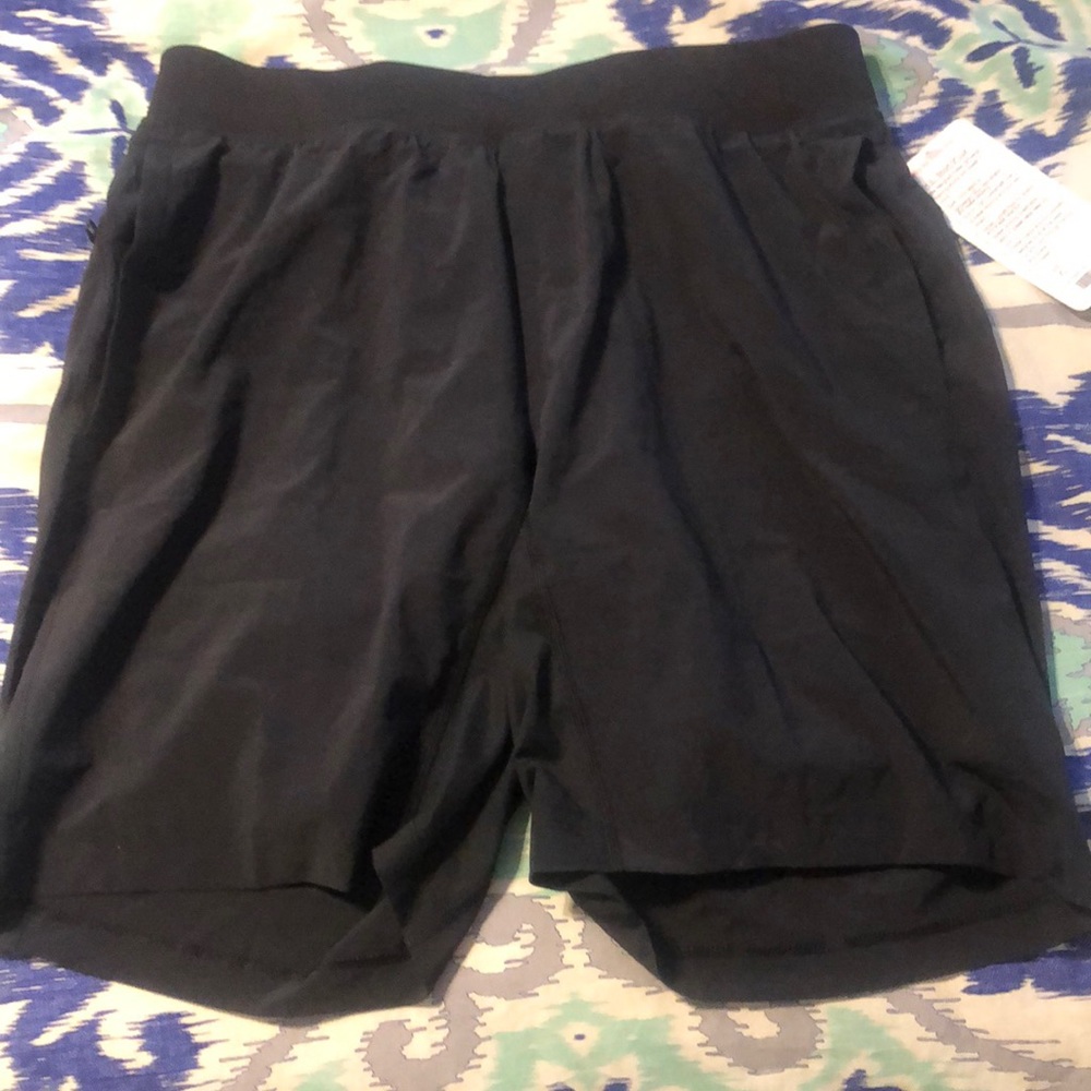 Lululemon Black XL athletic men’s shorts